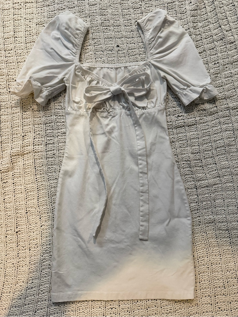 Women’s Mini Dress with Puff Sleeves and Bow - White
